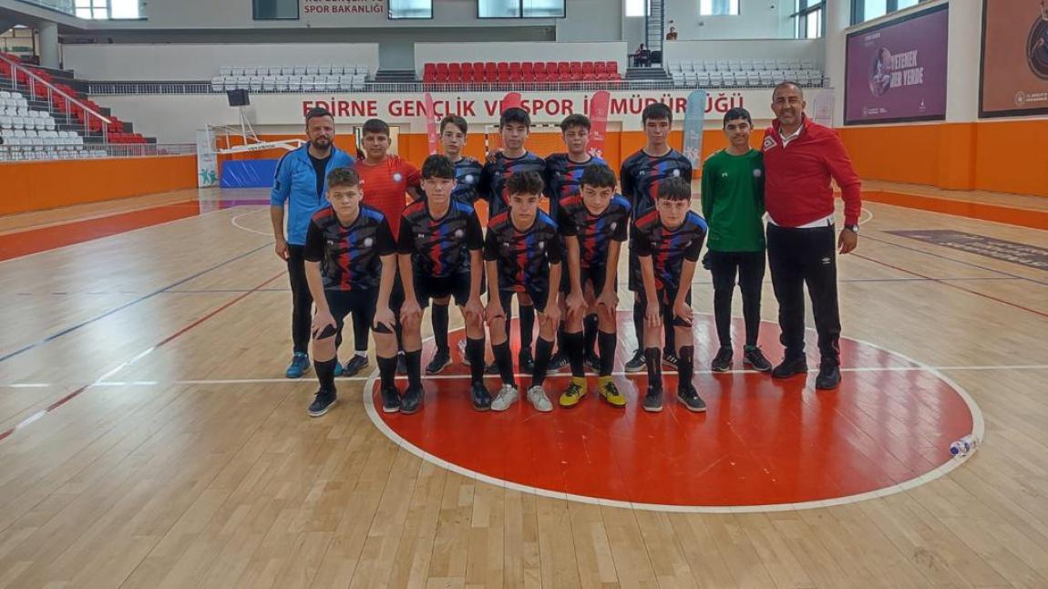 “Yıldız Futsal Takımımız Bölge Şampiyonası Yolunda”